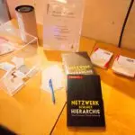 Verlosung "Netzwerk schlägt Hierarchie" beim Jubliäums Meet-up Quartier Karlsruhe © Ulrike Katz, DMW Karlsruhe