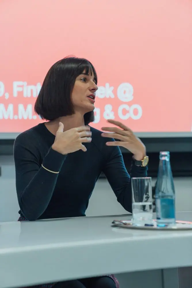 Bente Lorenzen, M.M. Warburg Bank, beim #DMW Panel "Kümmert euch um eure Finanzen! Die Rente ist nicht sicher!"