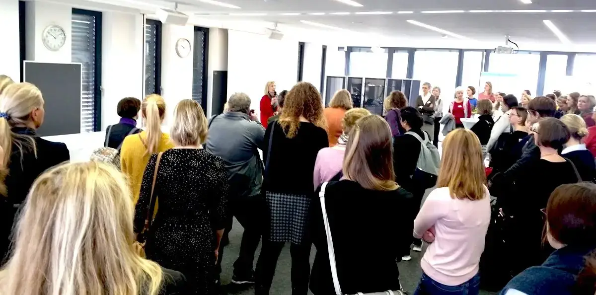 #DMW Rehinland auf dem 8. FOM Frauenforum in Köln- Begruessung