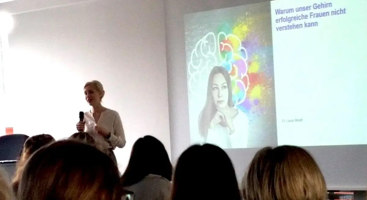 #DMW Rehinland auf dem 8. FOM Frauenforum in Köln, Votrag Dr. Laura Wendt