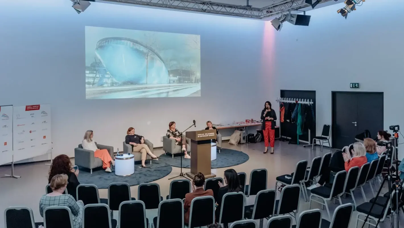 #dmwday_panel
